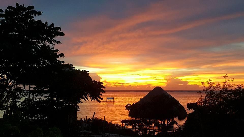 Birdland Beach Club Bolinao Екстериор снимка